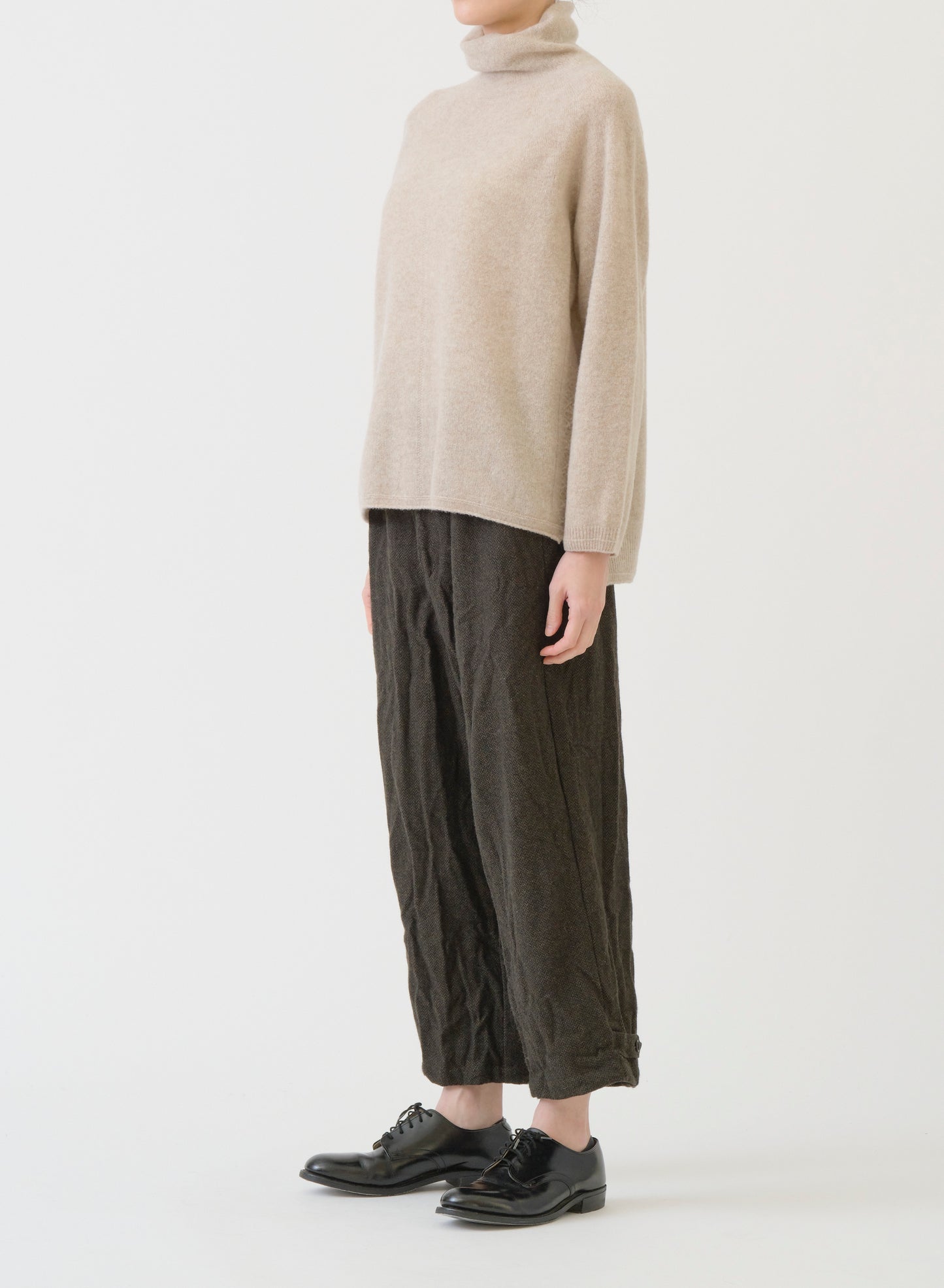 Pas de Calais Fine Wool Loose Turtleneck Pullover Beige-Pas De Calais-Thistle Hill