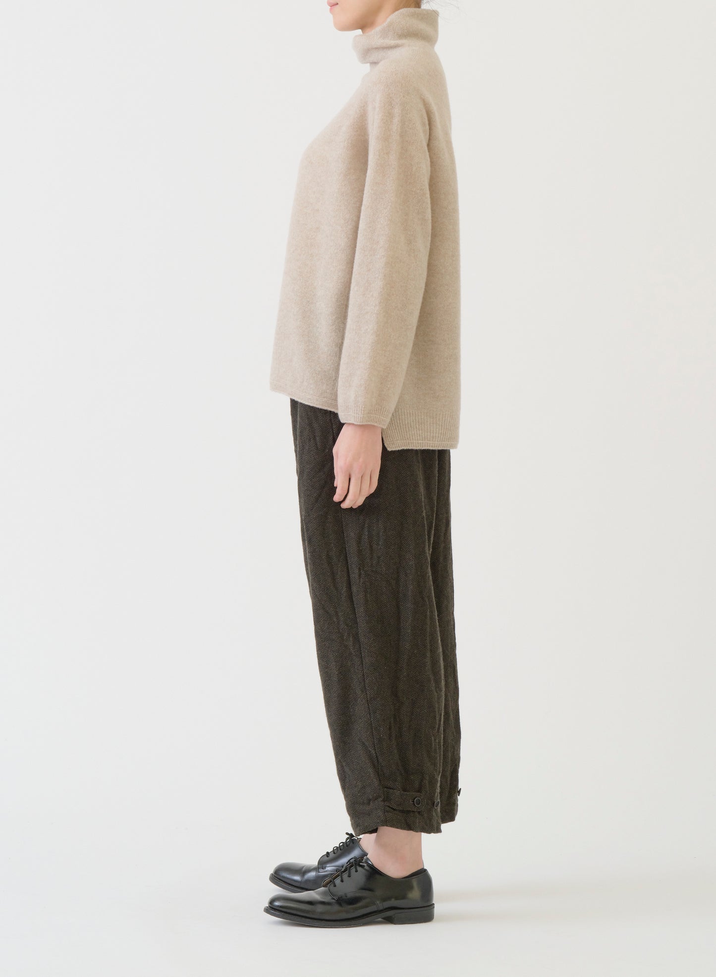 Pas de Calais Fine Wool Loose Turtleneck Pullover Beige-Pas De Calais-Thistle Hill