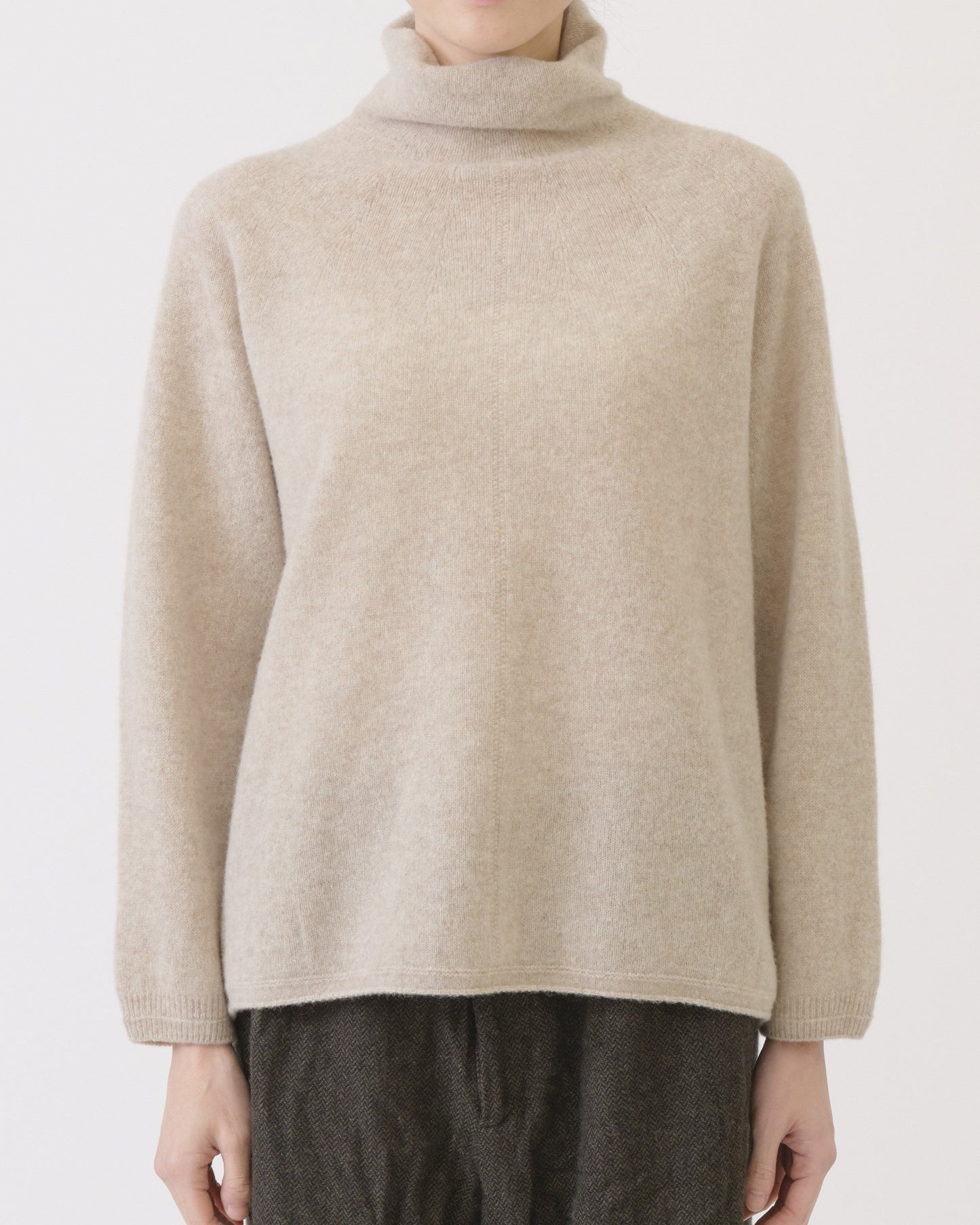 Pas de Calais Fine Wool Loose Turtleneck Pullover Beige-Pas De Calais-Thistle Hill