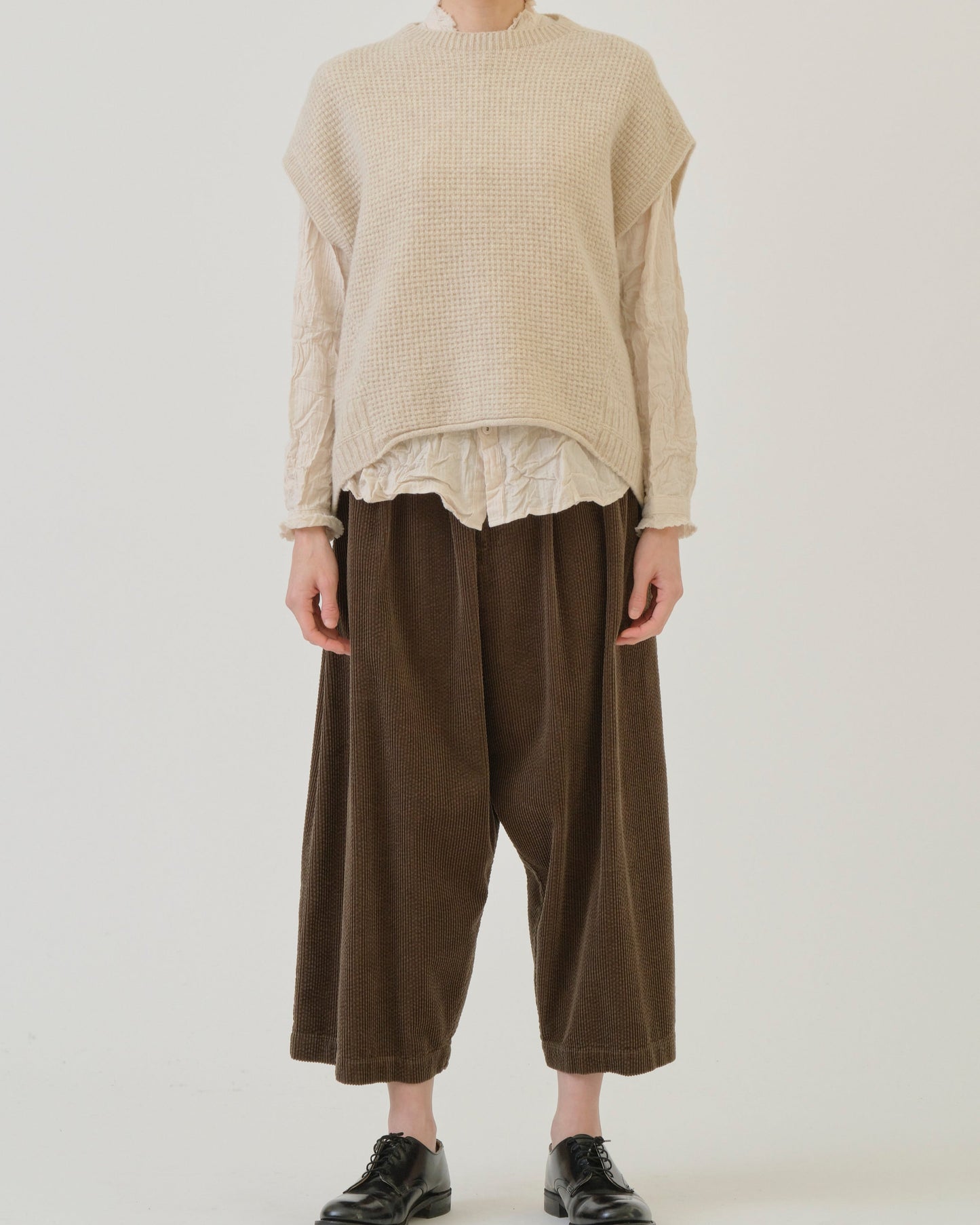 Pas de Calais Cashmere Blend Lambs Wool Boat Neckline Vest Ivory-Pas De Calais-Thistle Hill