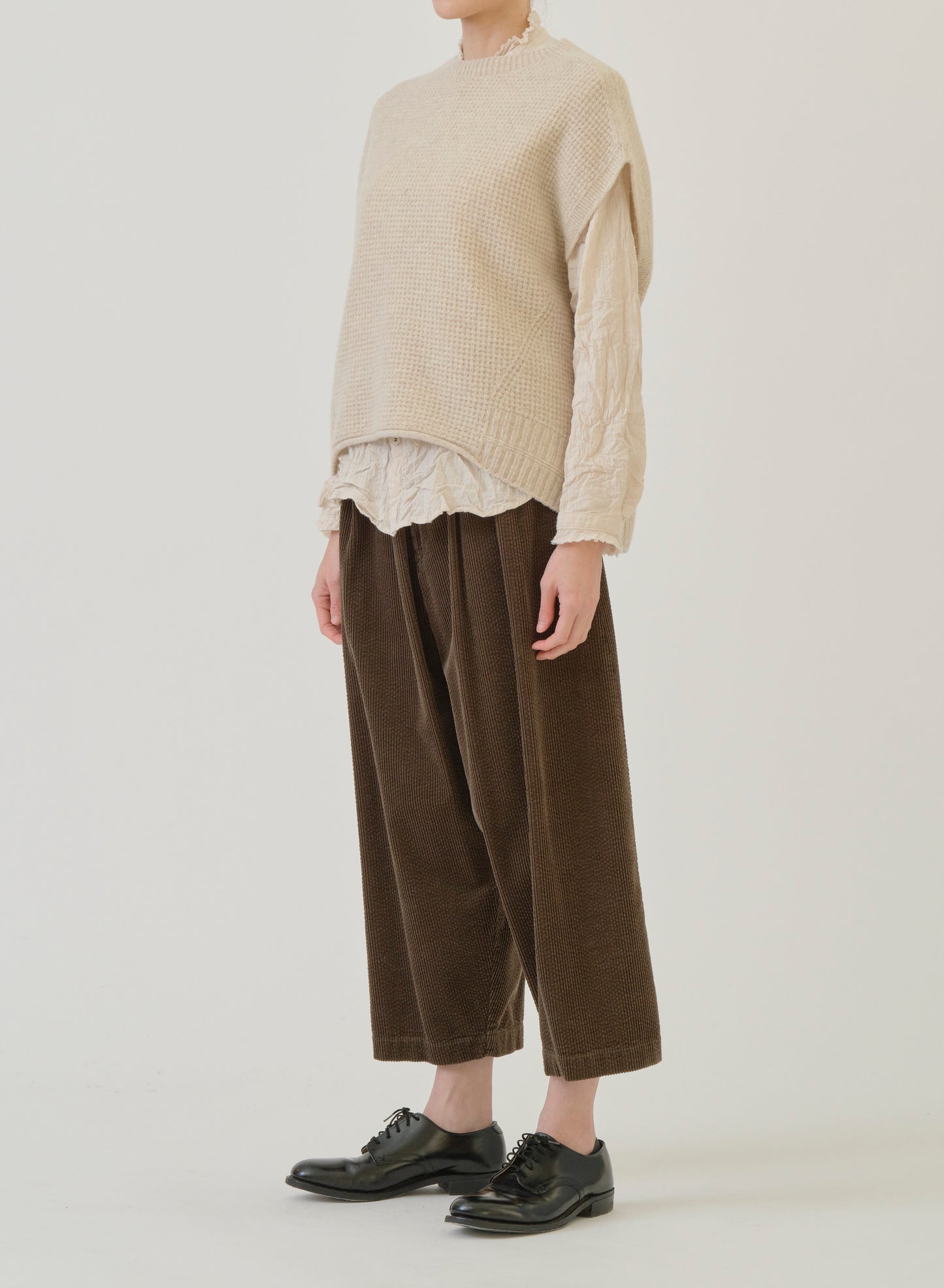 Pas de Calais Cashmere Blend Lambs Wool Boat Neckline Vest Ivory-Pas De Calais-Thistle Hill
