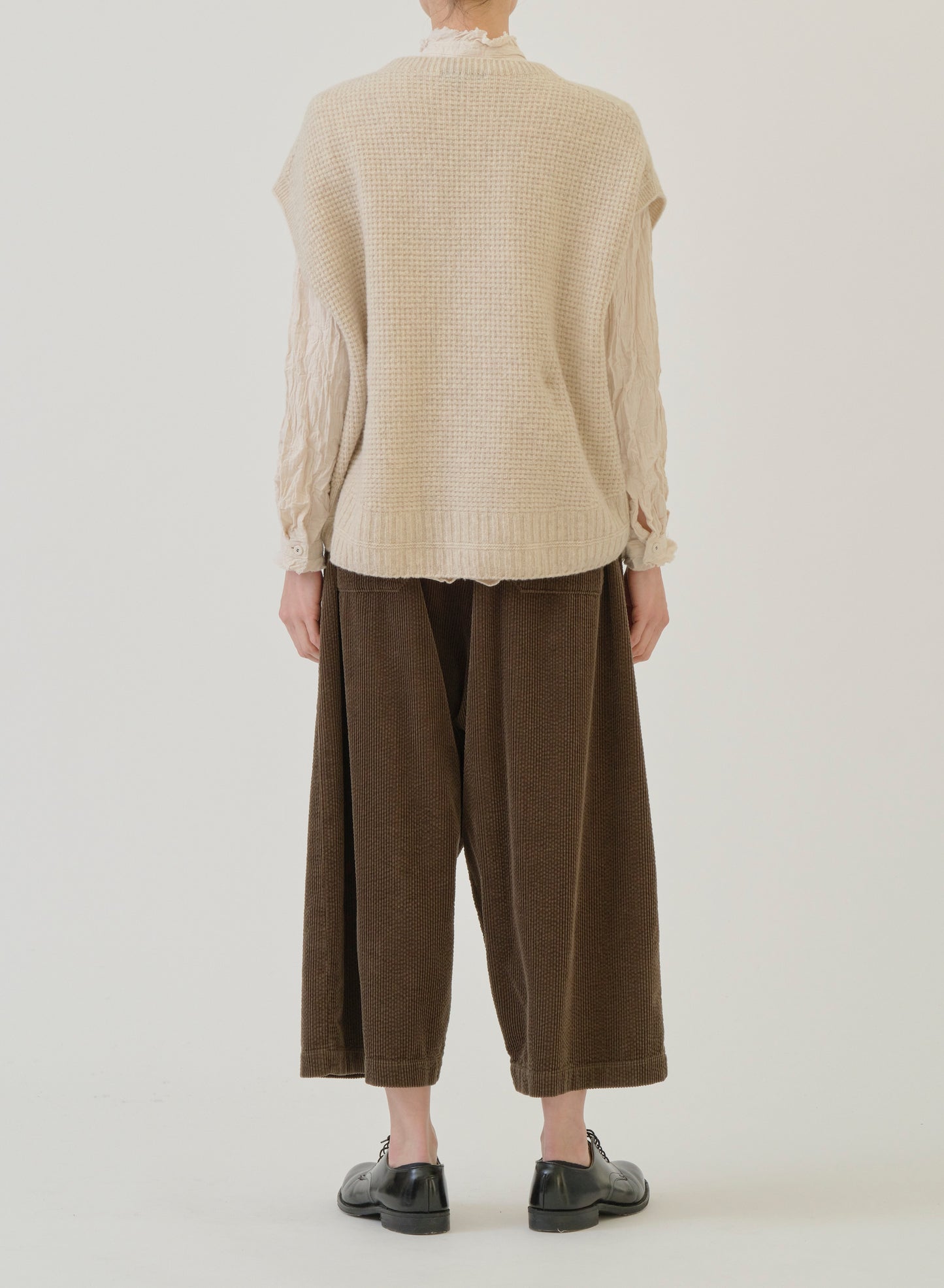Pas de Calais Cashmere Blend Lambs Wool Boat Neckline Vest Ivory-Pas De Calais-Thistle Hill