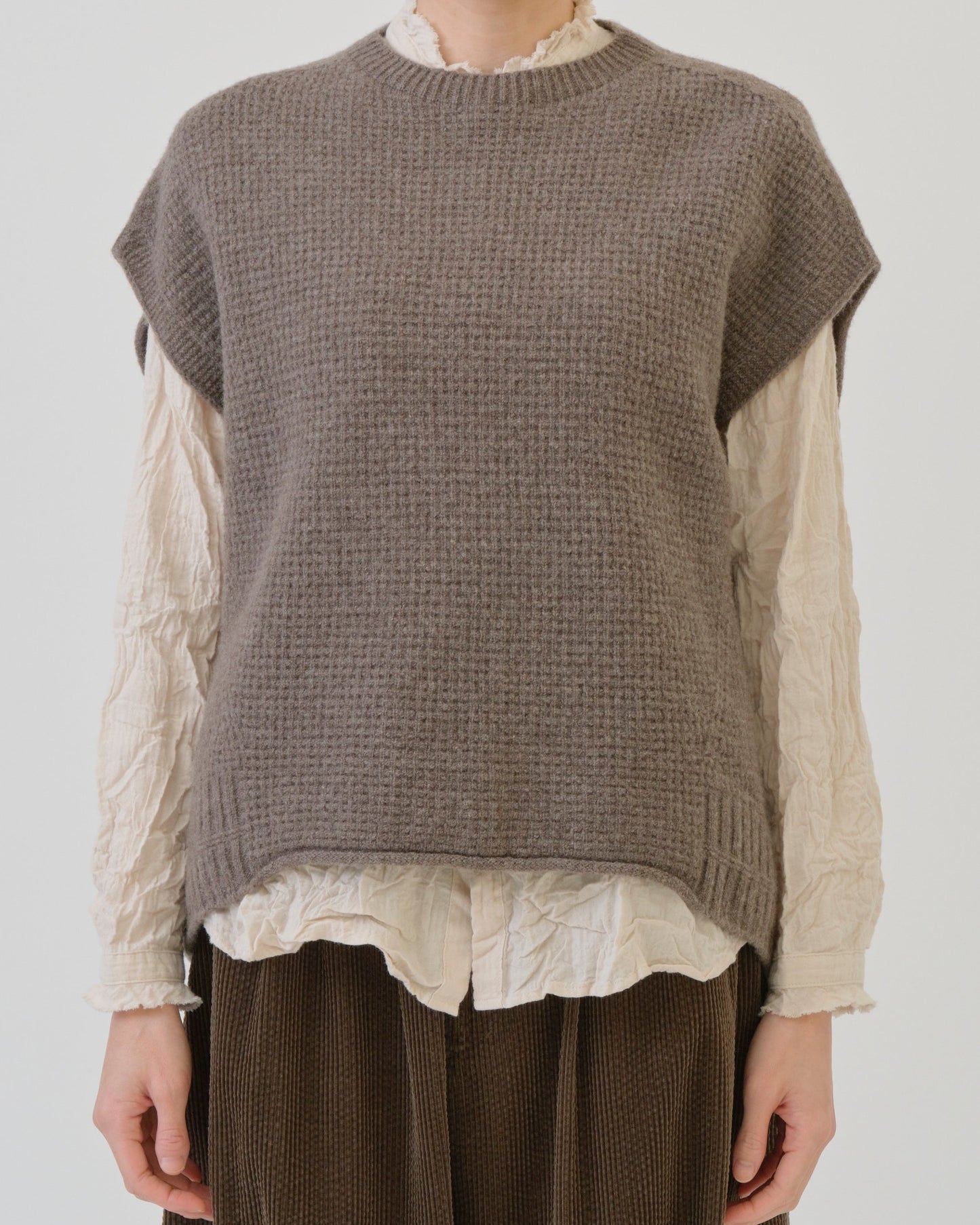 Pas de Calais Cashmere Blend Lambs Wool Boat Neckline Vest Greige-Pas De Calais-Thistle Hill