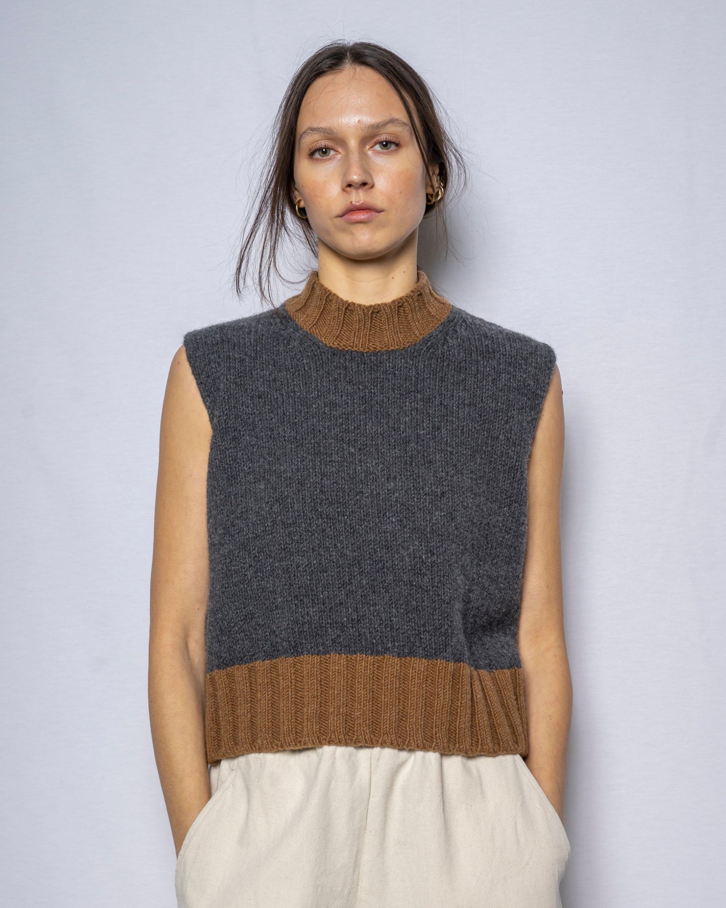 MJ Watson Wool Vest Charcoal +Brown