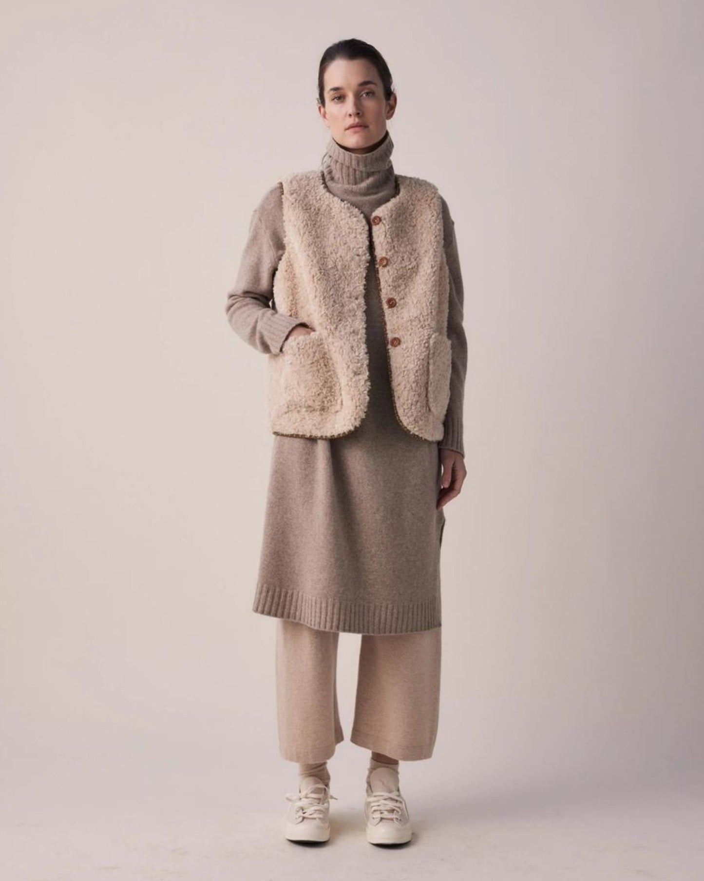 Amente Wool Blended Reversible Vest Oatmeal