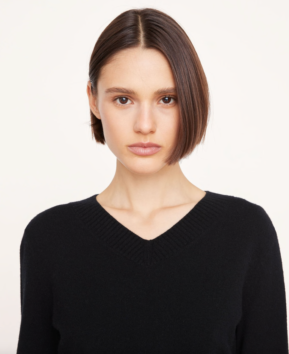Vince Cropped V-neck Pullover Black