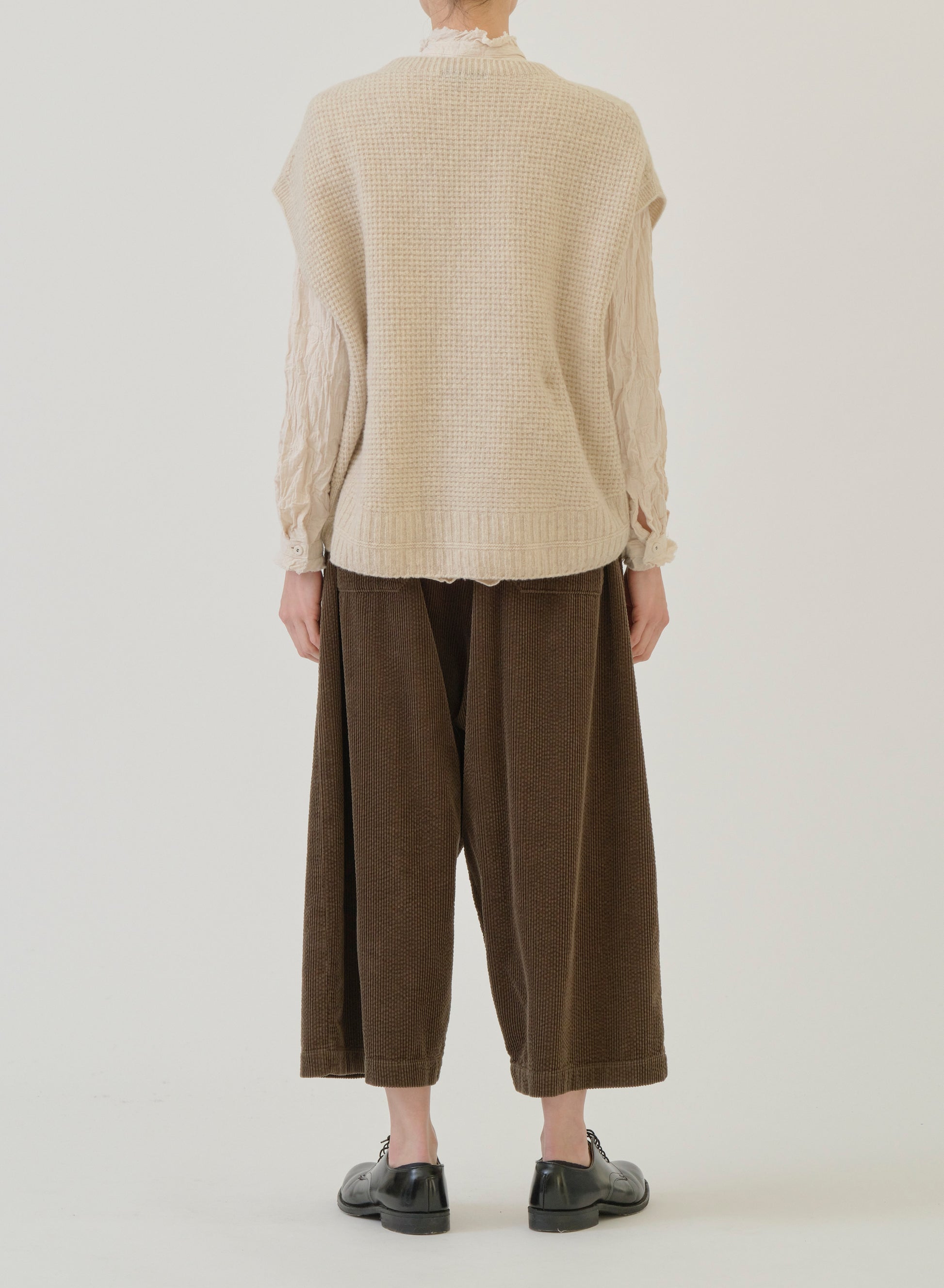 Pas de Calais Cashmere Blend Lambs Wool Boat Neckline Vest Ivory-Pas De Calais-Thistle Hill