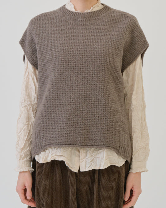 Pas de Calais Cashmere Blend Lambs Wool Boat Neckline Vest Greige-Pas De Calais-Thistle Hill