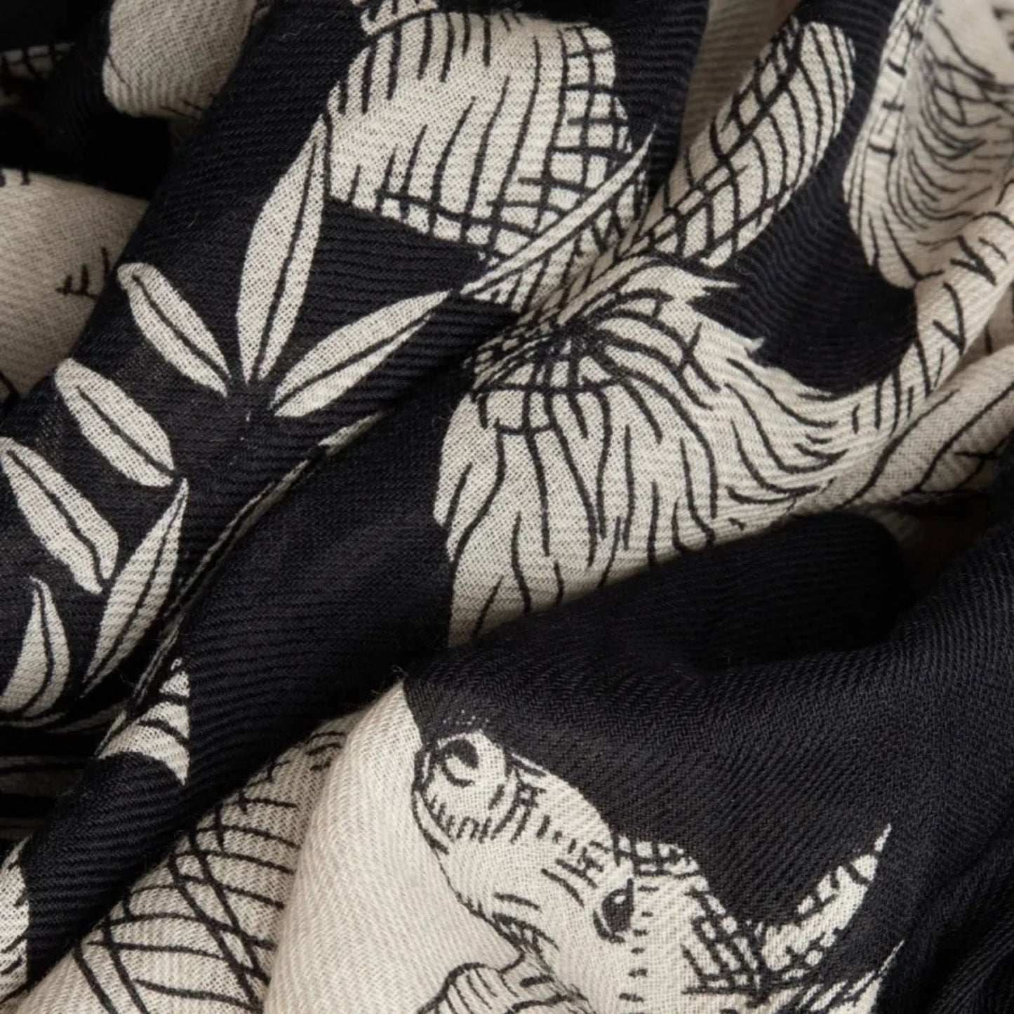 Inoui Editions Scarf 100 Magnus Black