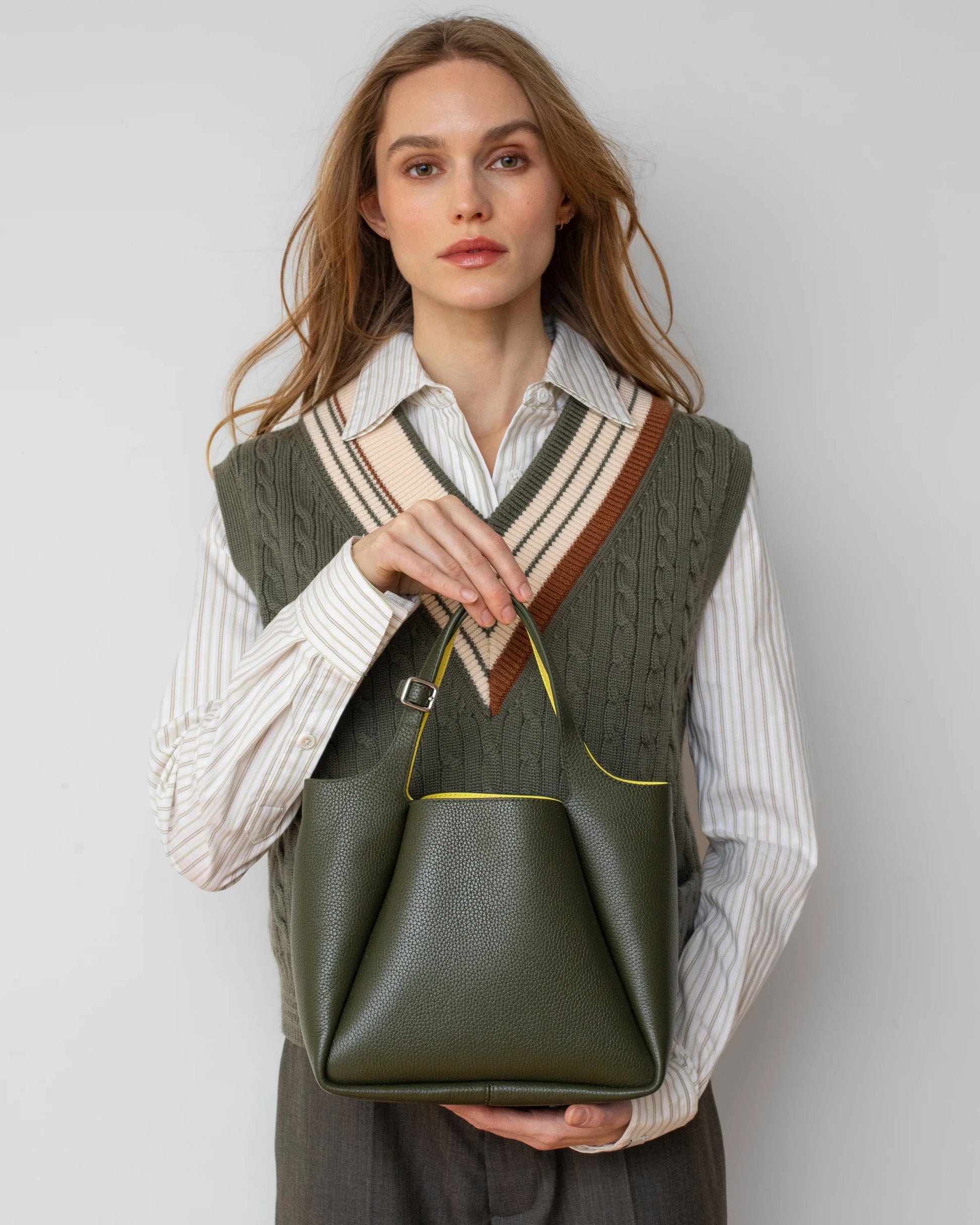 WE-AR4 Trapeze Bucket Bag Forest Green-WE-AR4-Thistle Hill