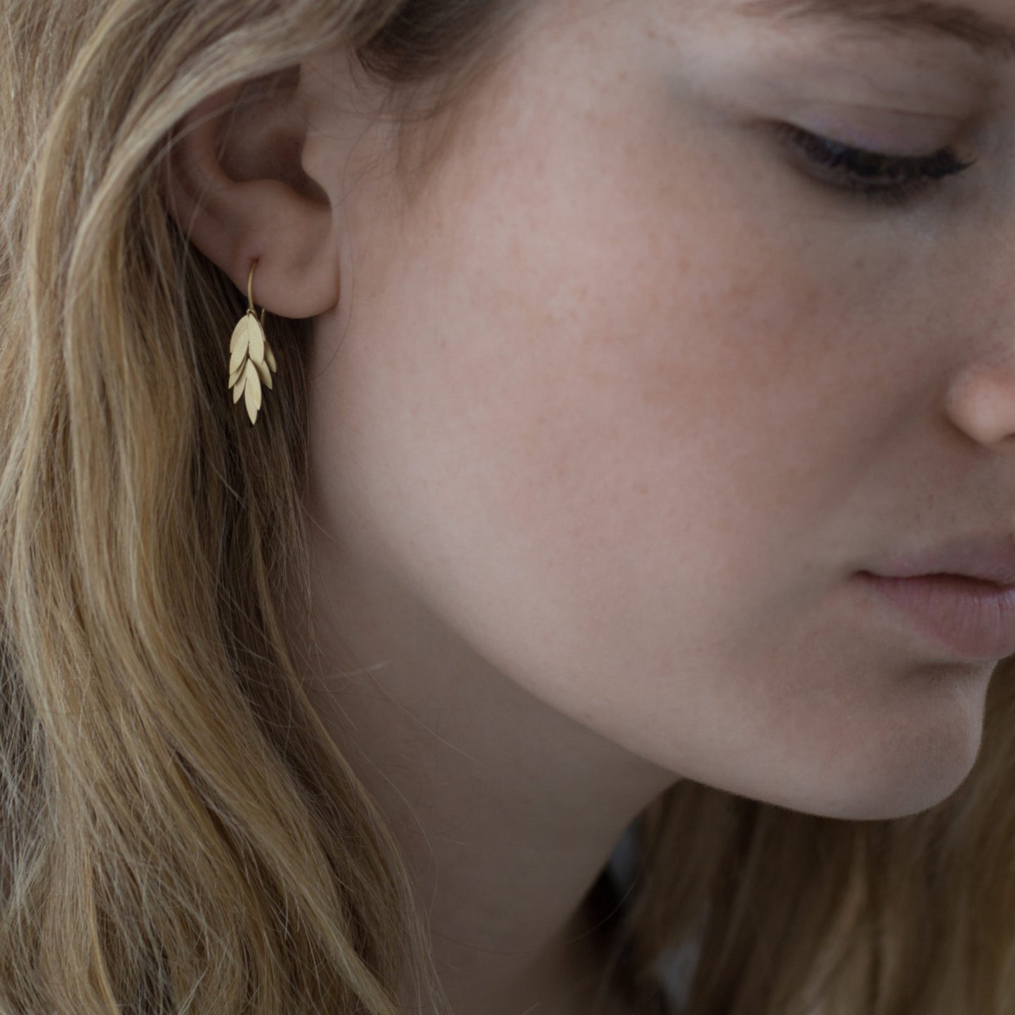 Sia Taylor 18K Small Golden Leaf Earrings