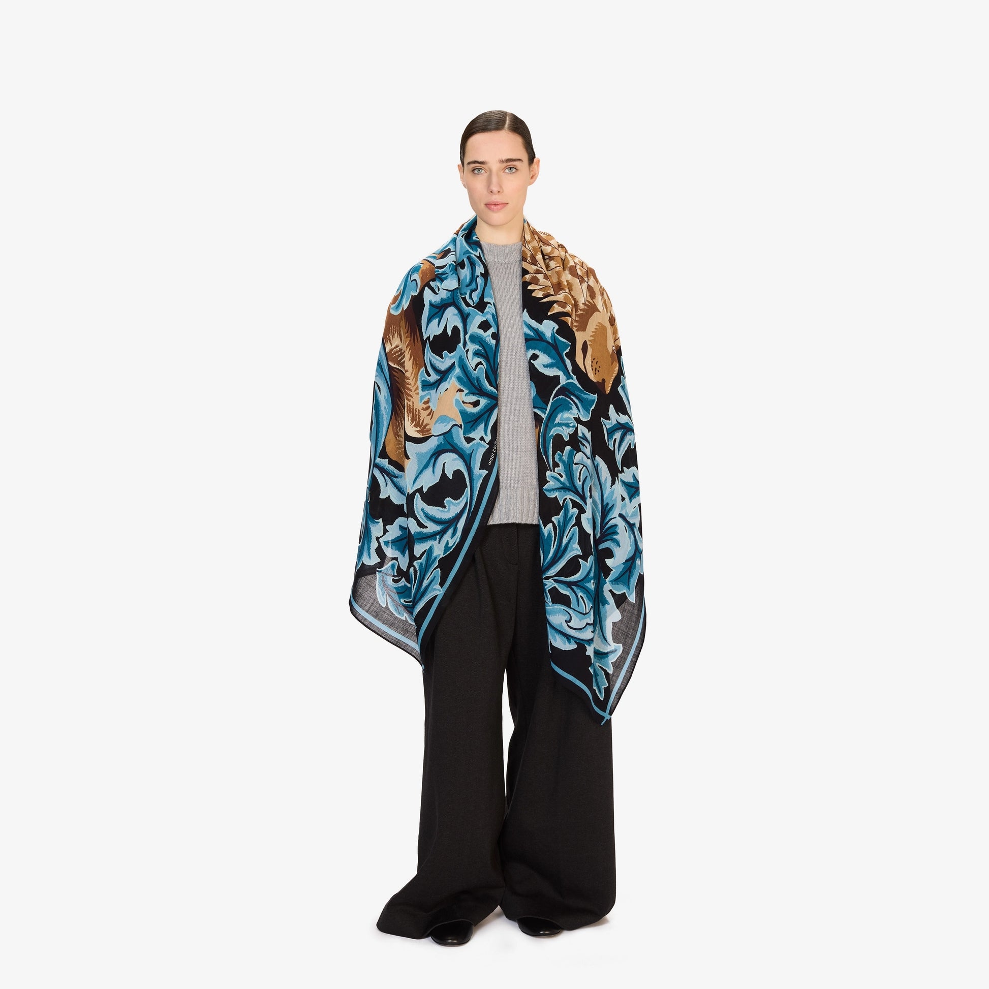 Inoui Editions Scarf 100 Leonard Blue – Thistle Hill Inoui Editions Scarf 100 Leonard Blue – Thistle Hill