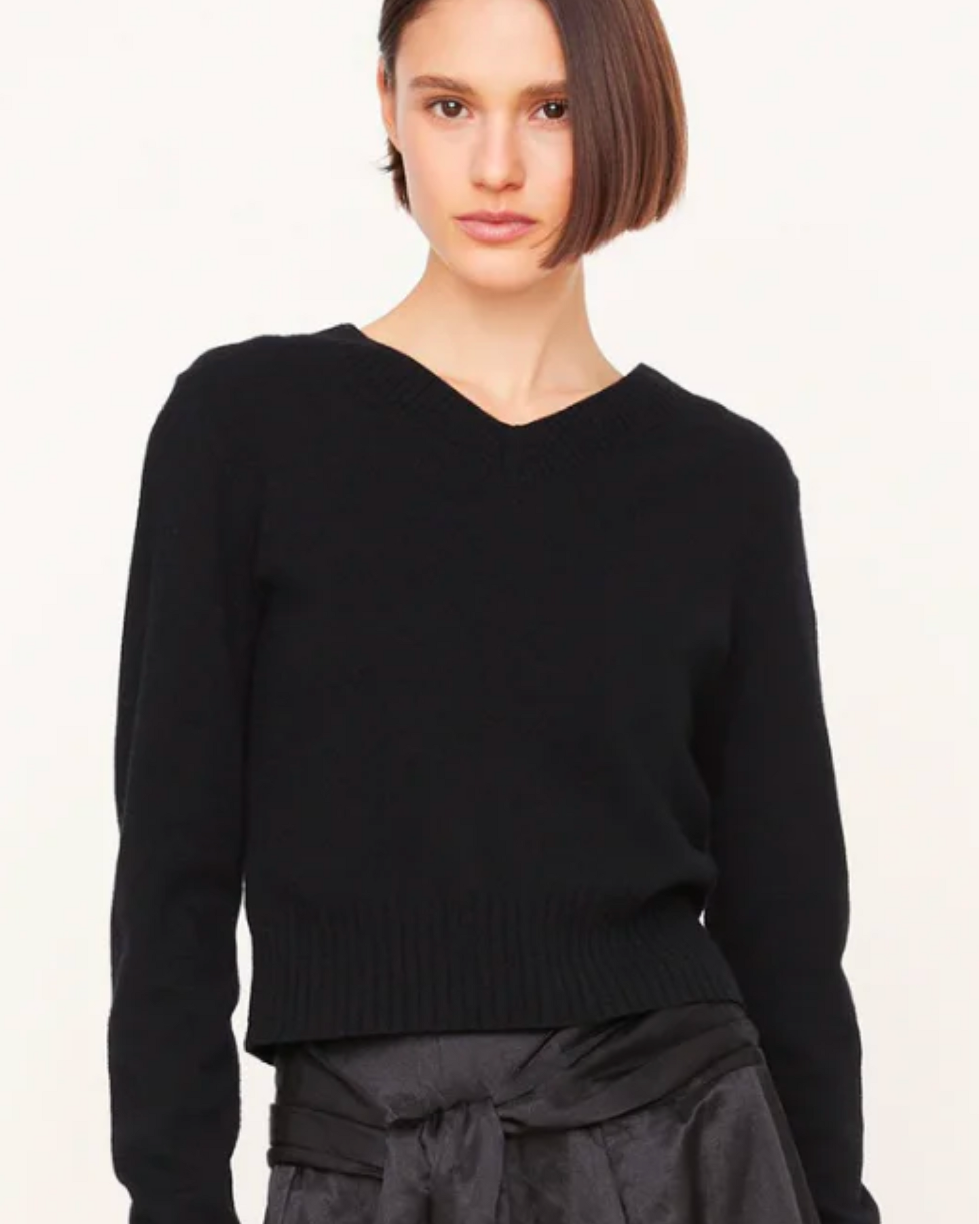 Cropped v 2025 neck sweater